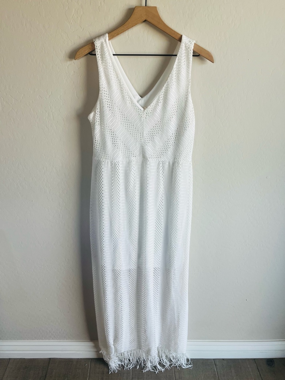 White V-Neck Crochet Maxi Dress Fringe M Vacation Beach Western Boho - Picture 6 of 7